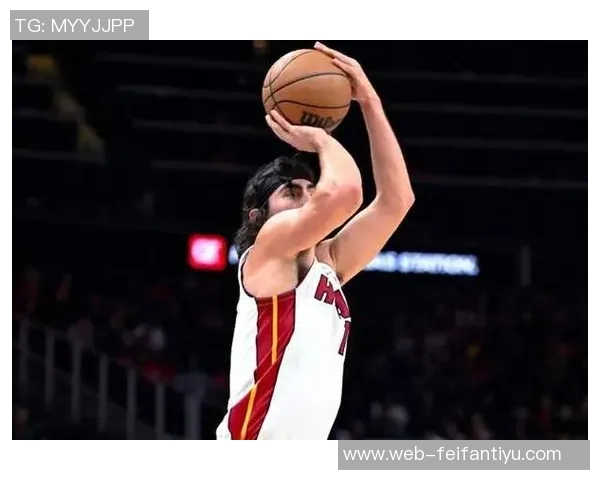 哈克斯开季表现出色场均157分7篮板期待保持健康状态